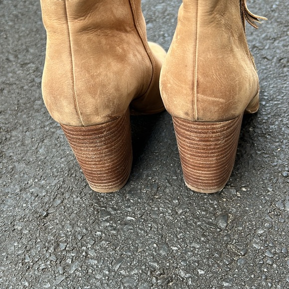 Heeled boots - Picture 2 of 3